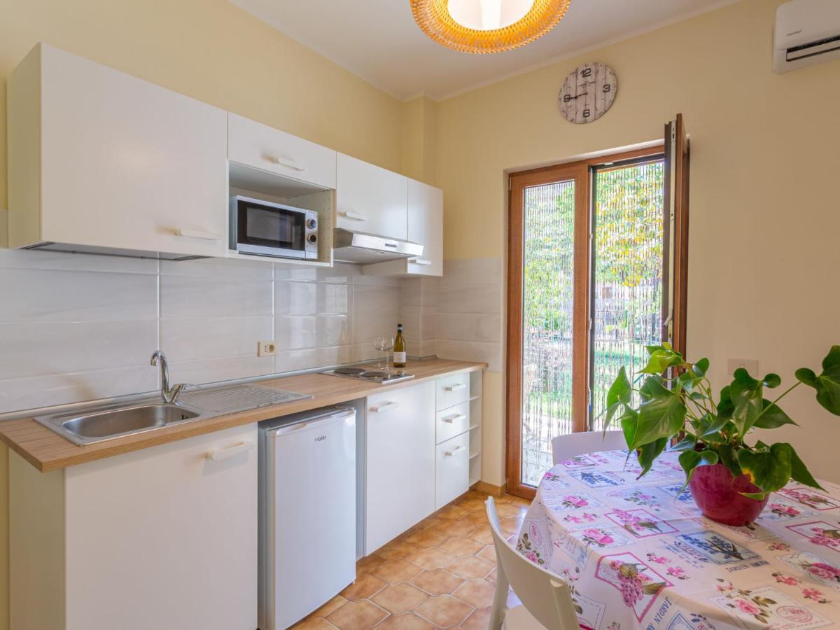 Apartment Mare Blu-1 By Interhome Франкавила ал Маре Екстериор снимка